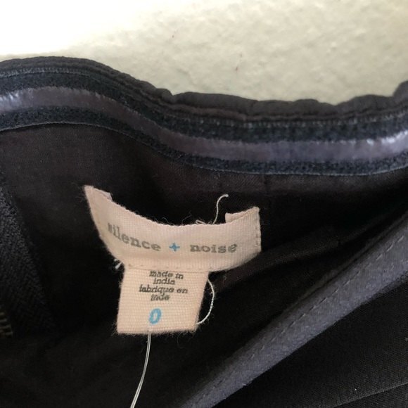 Silence + Noise Black Tiered Crop Top Tube Top NWT size 0 - Picture 9 of 10
